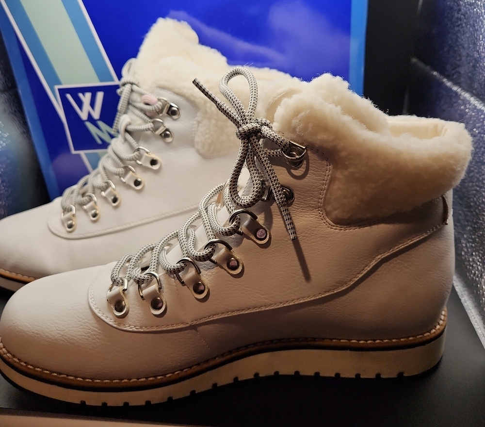 White Mountain White Faux Fur Lined Boots - Size 10